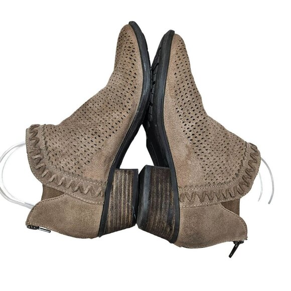 Earth Brand Womens Perforated Ankle Boots Size 9 Brown Suede Back Zipper - Picture 8 of 12